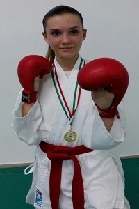Trionfo per Federica Caccavella che accede ai campionati italiani di karate. 